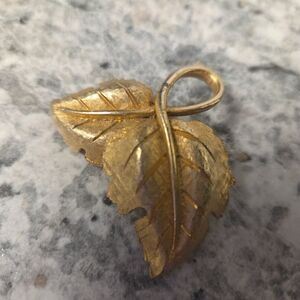 Elegant Gold Leaf Brooch